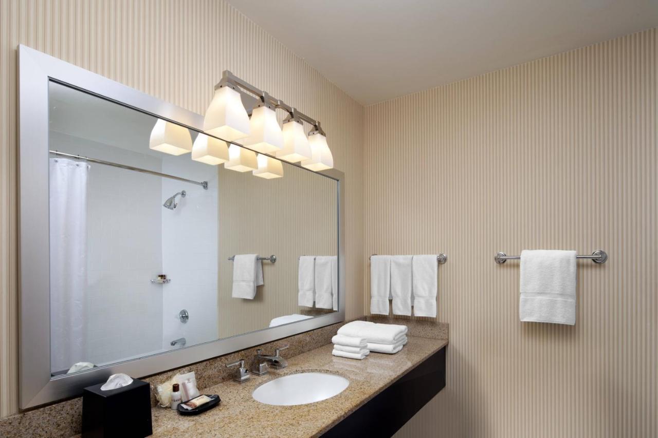 Hotel Mathilda Саннивейл Экстерьер фото